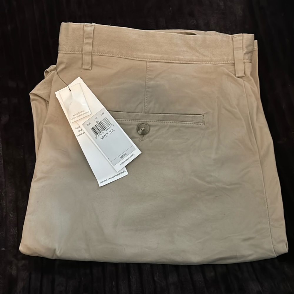 Brand new with tags men’s Calvin Klein khakis size 34W x 32L